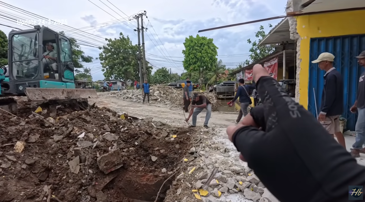 Kali PJT Bekasi Ternyata Diurug